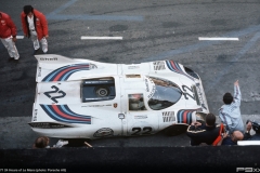 917-KH-Coupe-in-Le-Mans-1971,-Drivers-Gijs-van-Lennep-and-Helmut-Marko-overall-winners