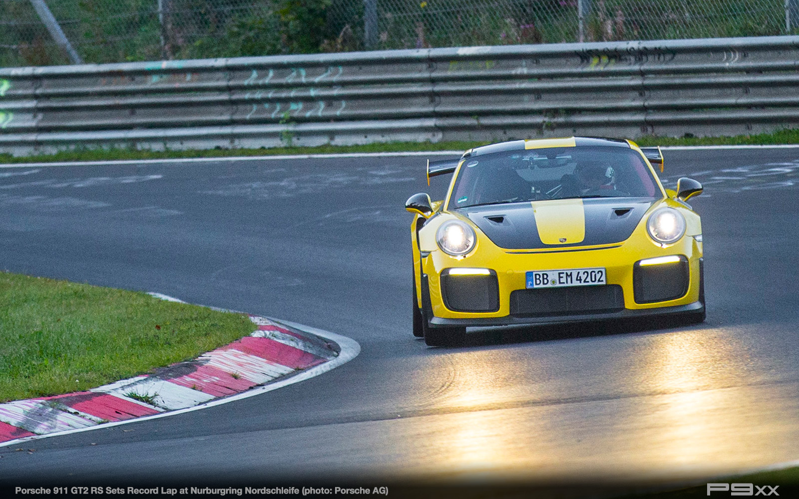 Porsche-911-GT2-RS-Nurburgring-record-lap-519