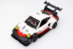 Lego Porsche 911 RSR (991.2) by Malte Dorowski