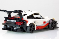 Lego Porsche 911 RSR (991.2) by Malte Dorowski