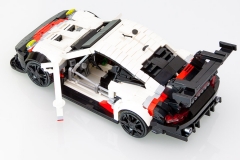 Lego Porsche 911 RSR (991.2) by Malte Dorowski