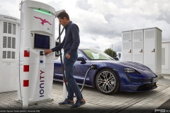 Porsche-Taycan-Turbo-327