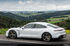 Porsche-Taycan-Turbo-S-303