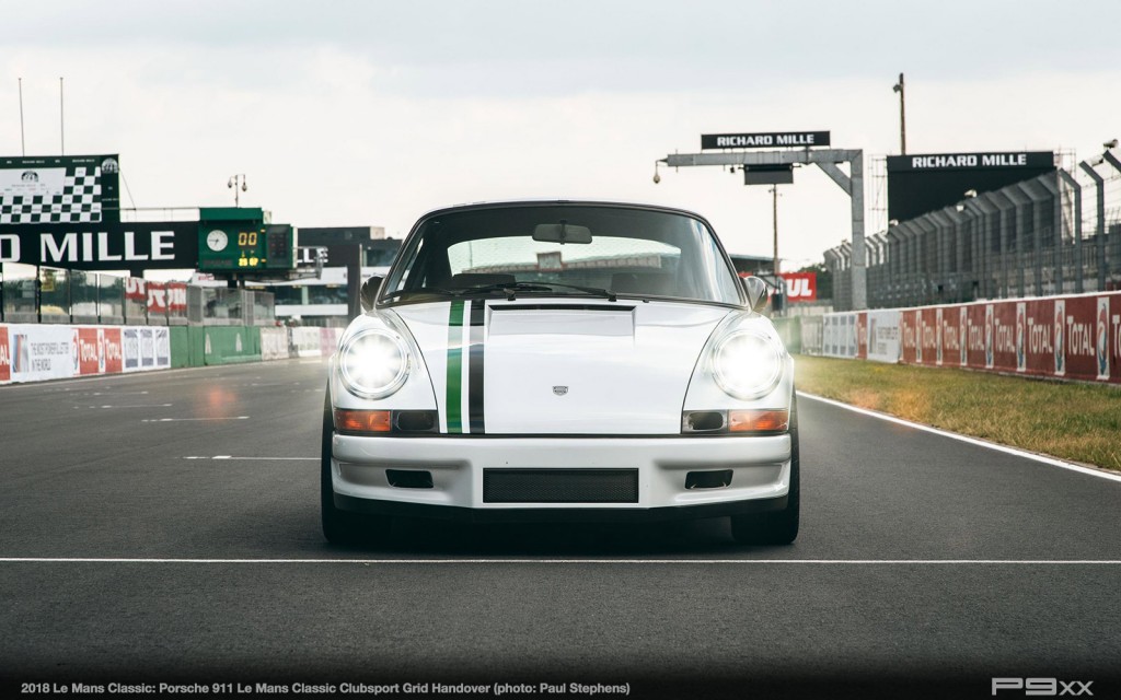 PS 911 Le Mans Classic Clubsport Is Only Car Handover on the Starting Line